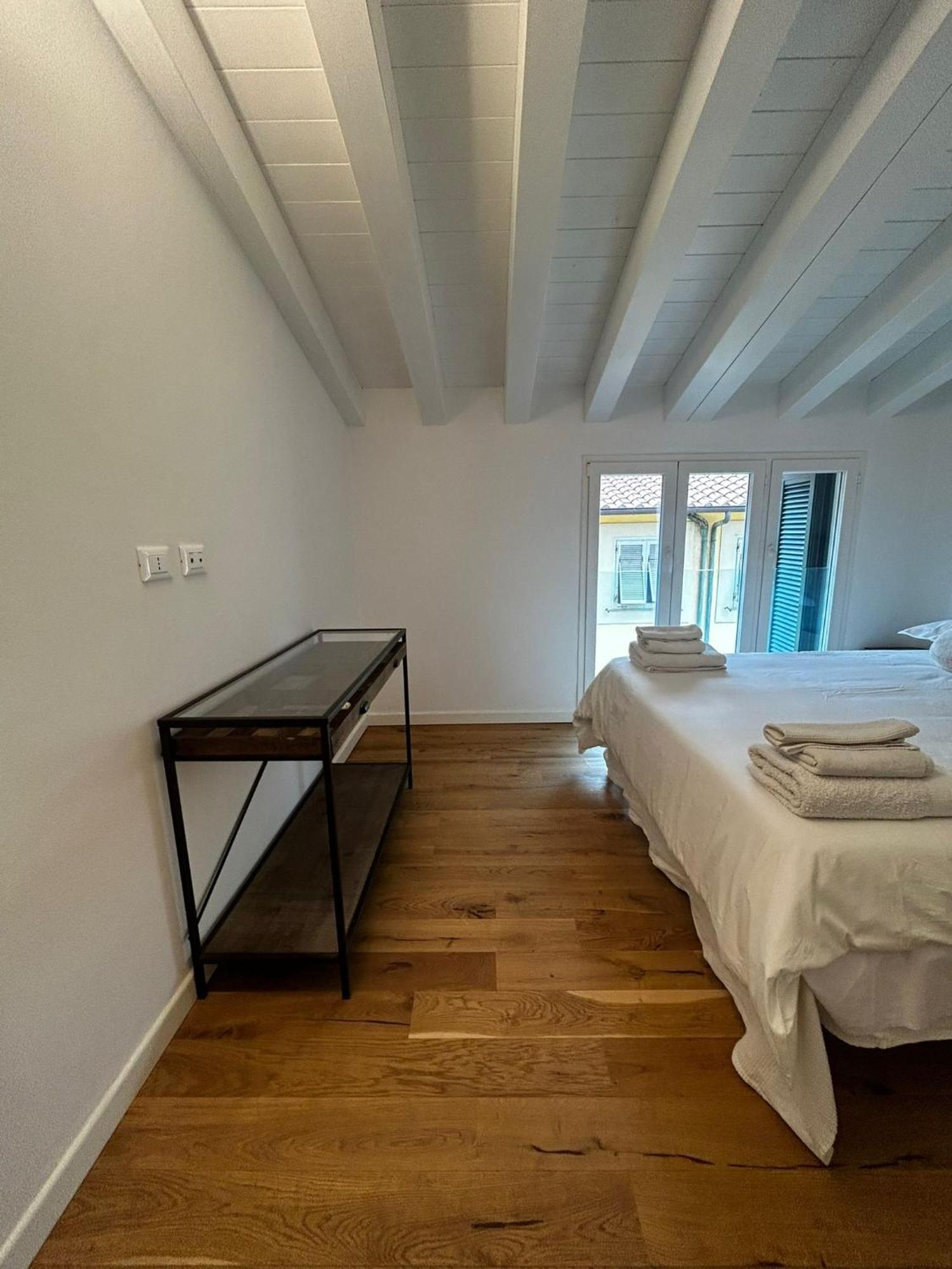 Waterfront Balcony I Grani 5 Resort Grand Suite Ливорно Екстериор снимка